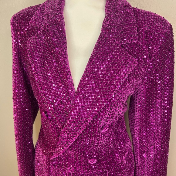 💜 Forever 21 Purple Velvet Sequin Blazer & Short Set – NWT – Size M (Orig. $80) - Picture 3 of 7